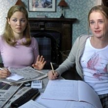 Erika Christensen e Evan Rachel Wood in una scena di Litigi d'amore