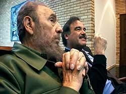 Fidel Castro ed Oliver Stone in una scena di Comandante