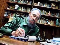 Fidel Castro in una scena di Comandante