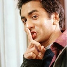 Kal Penn in una scena di American Trip