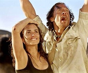 Matthew McConaughey e Penelope Cruz in una scena di sahara