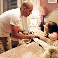 Vin Diesel e Morgan York in una scena di Missione Tata