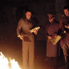 Bruno Ganz in una scena de La caduta