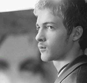 Mishel Manoku in una scena di Saimir