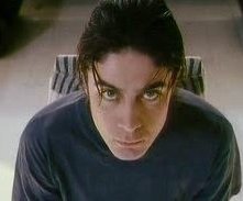 Riccardo Scamarcio in una scena della commedia L'uomo perfetto