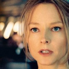 Jodie Foster in una scena del film Flightplan