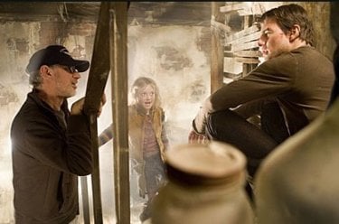 Steven Spielberg, Tom Cruise e Dakota Fanning sul set de La guerra dei mondi