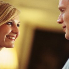 Kirsten Dunst e Paul Bettany in una scena del film Wimbledon