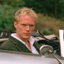 Paul Bettany in una sequenza del film Wimbledon