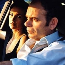 Carole Bouquet e Jean-Pierre Darroussin in una scena di Luci nella notte