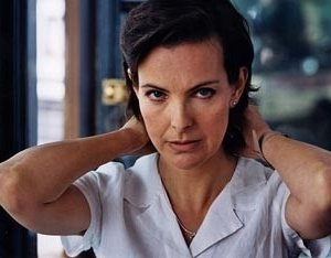Carole Bouquet in una scena de Luci nella notte