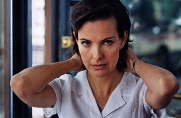 Carole Bouquet in una scena de Luci nella notte