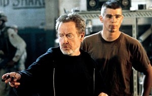 Ridley Scott e Joh Harnett sul set di Black Hawk Down