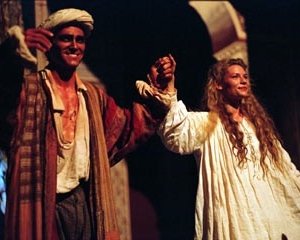 Billy Crudup e Claire Danes in una scena di Stage Beauty