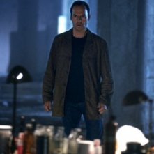 Michael Keaton in una scena di White Noise