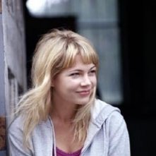 Michelle Williams in una scena di The Station Agent