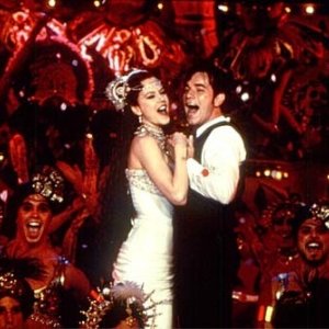 Satine e Christian finalmente uniti in Moulin Rouge