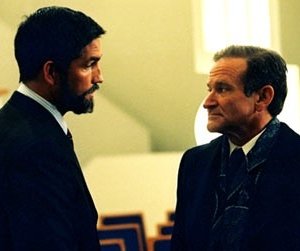 Robin Williams e James caviezel in una scena di The Final Cut