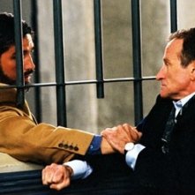 Robin Williams e James caviezel in una scena drammatica di The Final Cut