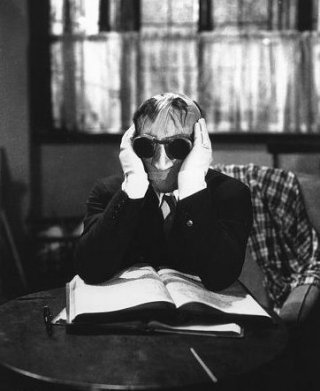 Claude Rains è L'uomo invisibile (1933)