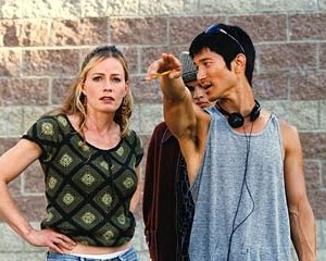 Elisabeth Shue, Jeffrey Licon e Gregg Araki sul set di Mysterious Skin