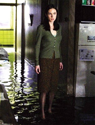 Jennifer Connelly In Una Scena Di Dark Water 14037