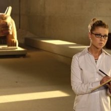 Tara Reid in una scena di Alone in the Dark