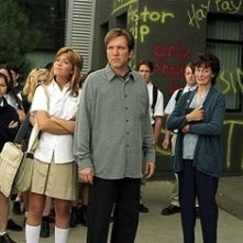 Elizabeth Thai, Mandy Moore and Martin Donovan in una scena di Saved!