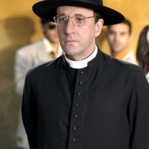 Geoffrey Rush in una scena di Una pantera a Hollywood