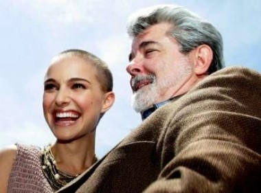 Os sorrisos de Natalie Portman e George Lucas