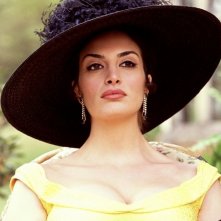 Sonia Aquino è Sophia Loren in una scena di Una pantera ad Hollywood