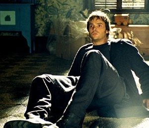 Barry Watson in una scena di Boogeyman