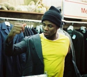 Derek Luke in una scena del film Schegge di April