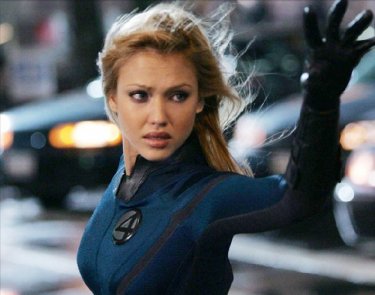 Jessica Alba in una sequenza de I fantastici quattro