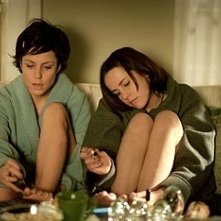Mary-Louise Parker e Jena Malone in una scena di Saved!