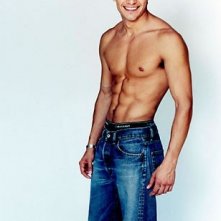 Nicholas Gonzalez a torso nudo