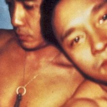 Tony Leung e Leslie Cheung in una foto di scena per il dramma romantico Happy Together