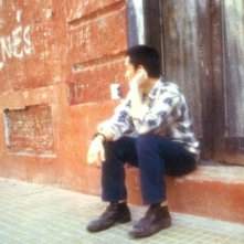 Tony Leung Chiu Wai in una foto di scena per Happy Together