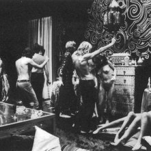 Una scena di Una lucertola con la pelle di donna