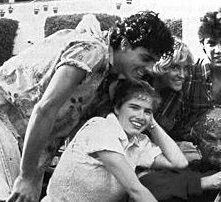 Una Simpatica Foto Sul Set Del Primo Nightmare Robert Englund Heather Langenkamp Johnny Depp Jsu Garcia E Amanda Wyss 14454