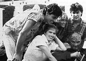 Una simpatica foto sul set del primo Nightmare: Robert Englund, Heather Langenkamp, Johnny Depp, Jsu Garcia e Amanda Wyss
