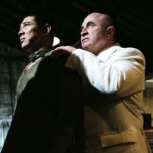 Jet Li e Bob Hoskins in una scena di Danny the Dog