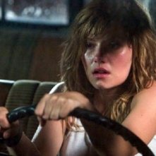 Elisha Cuthbert in una scena de La maschera di cera