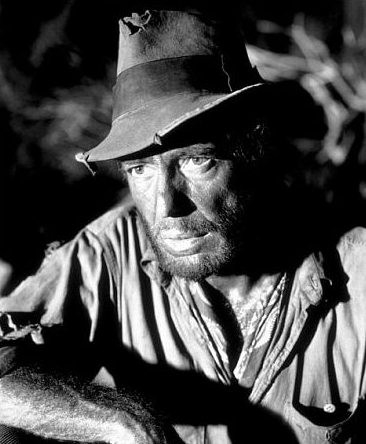 Humphrey Bogart in una scena de Il tesoro della Sierra Madre