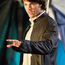 Jared Padalecki in una scena de La maschera di cera