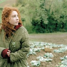 Lola Naymark in una scena di Le ricamatrici