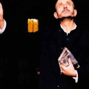 Giuseppe Cederna in una scena di Cielo e Terra