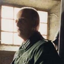 Herman Weiskopf in una scena di Cielo e Terra