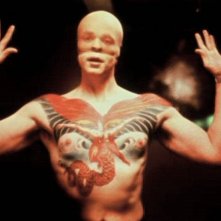 Una suggestiva ed inquietante immagine di Tom Noonan in una scena di Manhunter