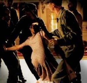 Una scena di Cielo e Terra